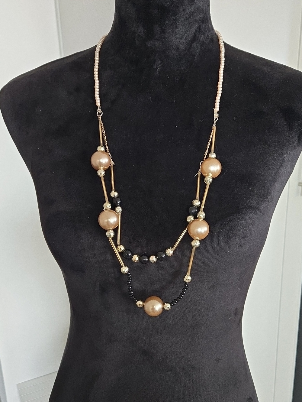 🫶🏽4/$15 Elegant Multi-Strand Pearl and Bead Necklace - Gold and Black